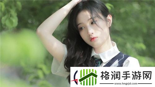已满十八带好纸巾从此转人直播时惊现神秘“裤衩男”