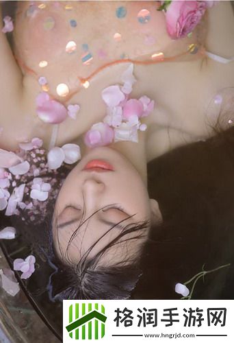 水**融和唇齿：探寻亲密关系中的深层次连结，感受爱情的真谛！