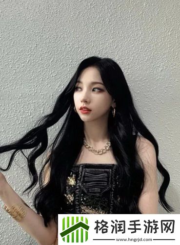 两峰夹小溪地湿又无泥诗:探寻诗句中的自然之境,体会诗人眼中的世界!