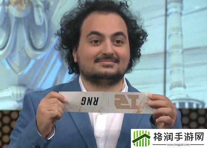 LOL官推晒xiye和Jizuke抽签照