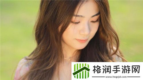 二曲亭亭玉女峰邻水插花像谁用