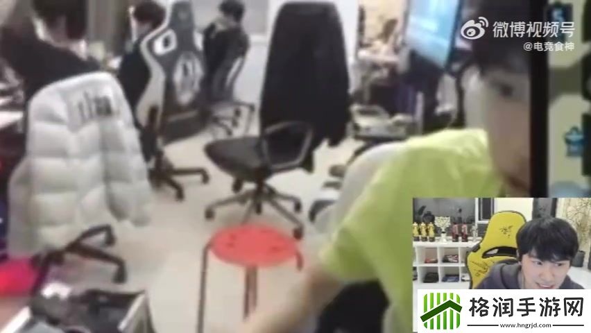 重温经典Doinb看之前在FPX偷亲小天害羞逃跑