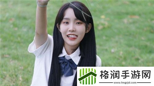 开会在桌子下反正他们看不见