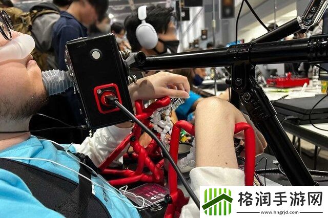日本罕见病瘫痪玩家众筹费用参战世界格斗大赛EVO仅能靠下巴操作
