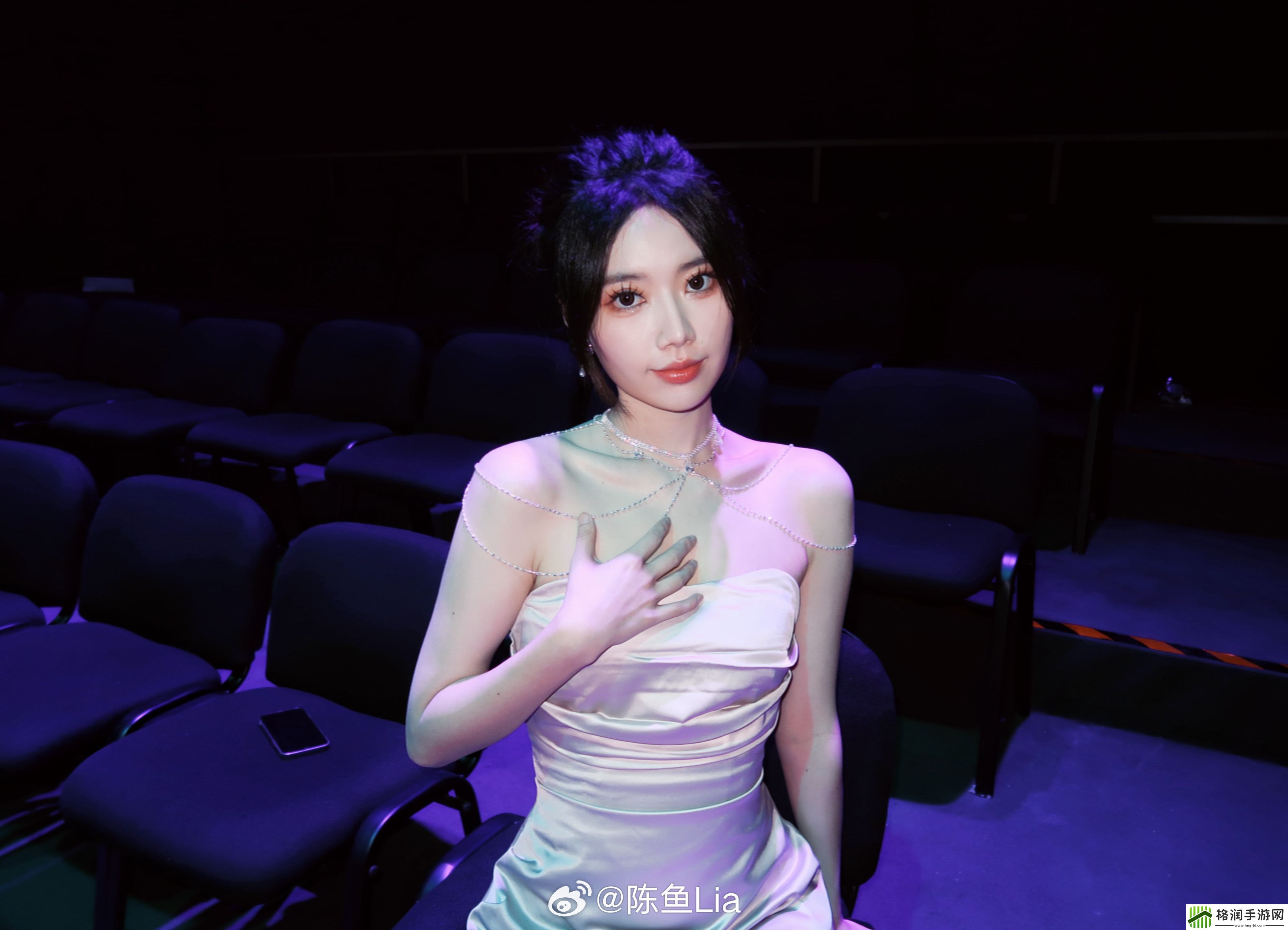 是真敢啊！陈鱼晒出纯素颜照吧友觉得和平日相比这素颜水平如何