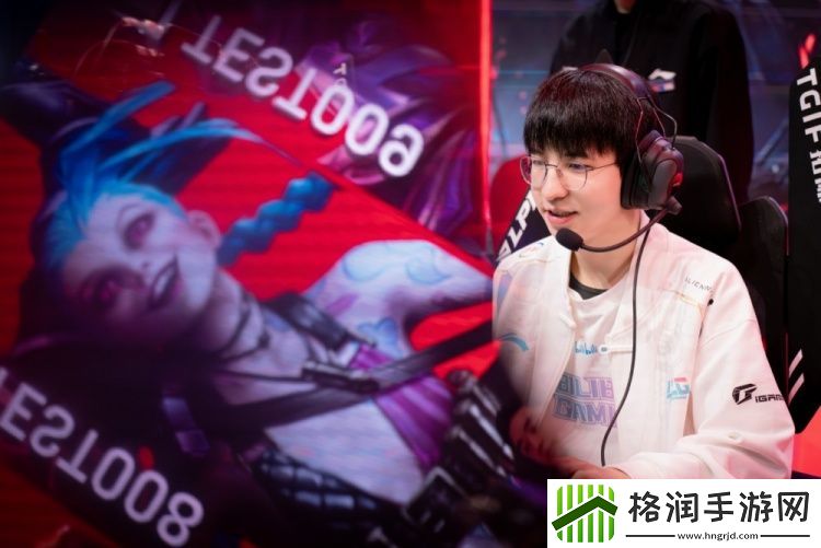 bin哥怪不得发育这么好！BLG赛场返图Bin沉浸喝饮料