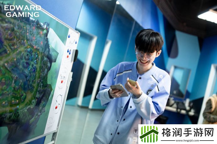 纯抽象表演！Fisher隐身发条团战吃壁咚阿狸合砍31019数据