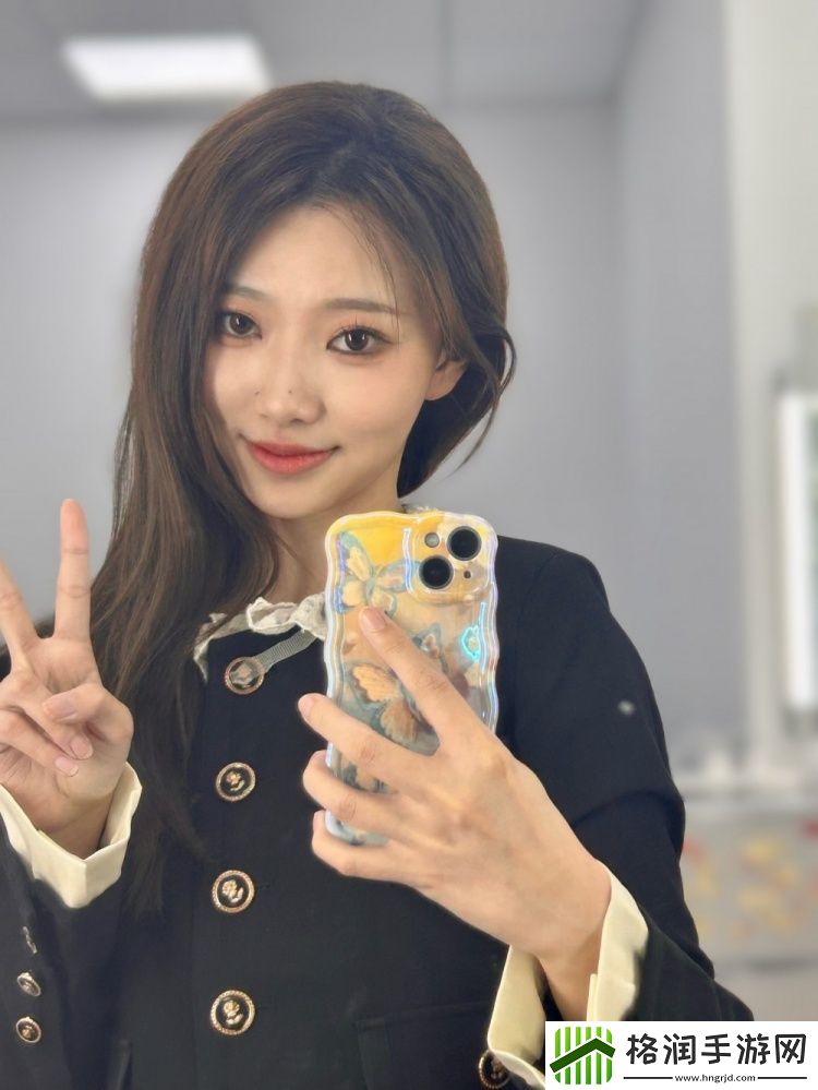 LPL互动主持阿芙晒照