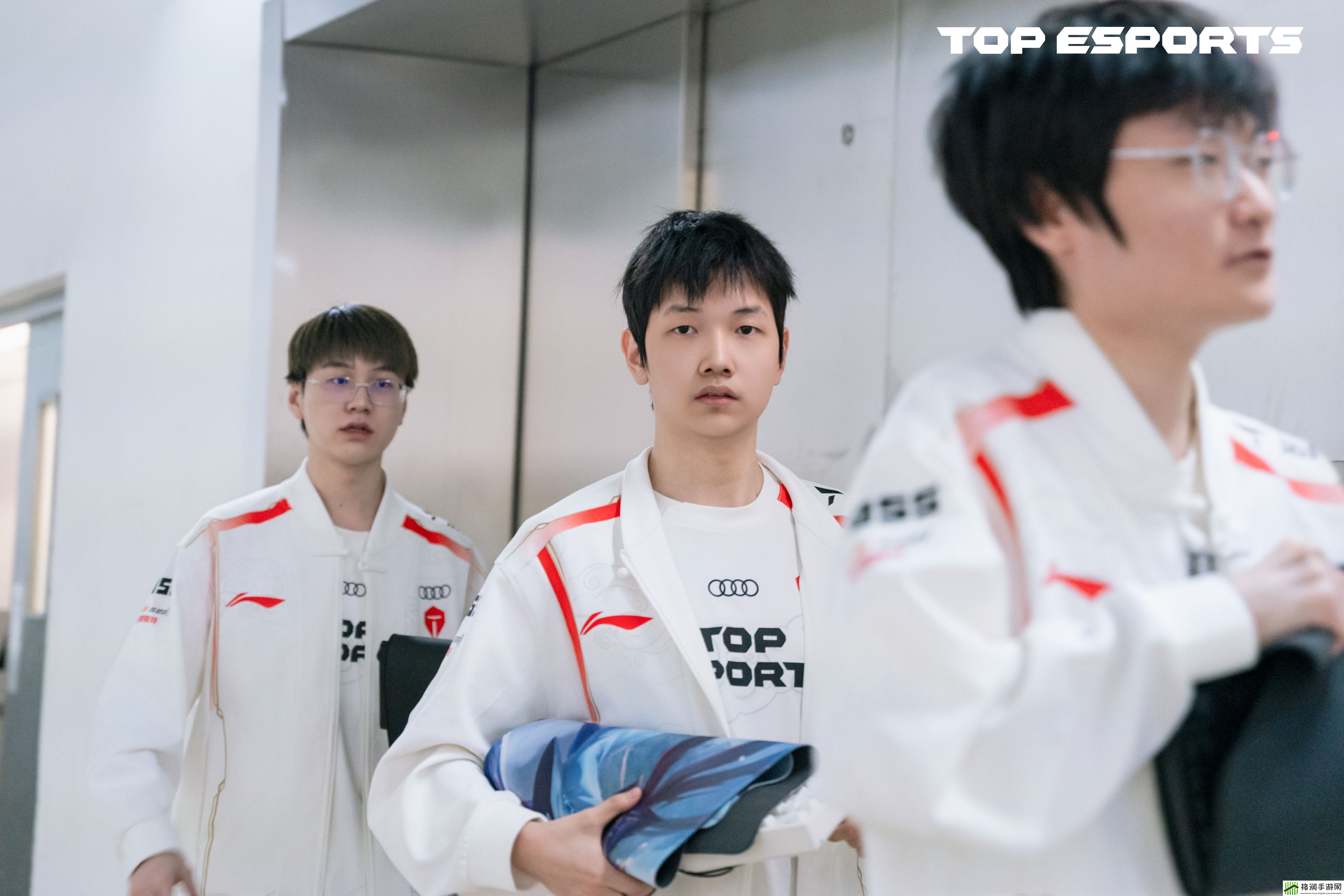 披甲勇士力破太极！TES击败iG战绩6胜2负暂列联赛第三！