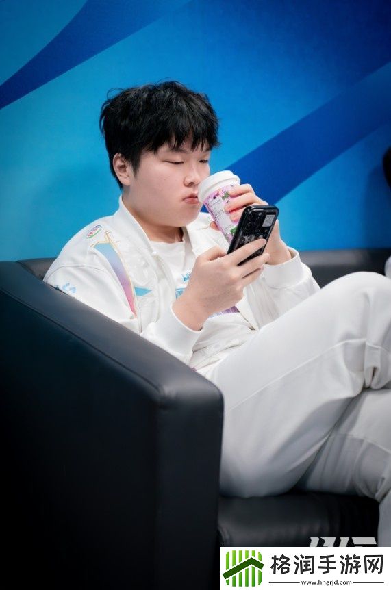 BLG公布昨日交手TT赛后返图