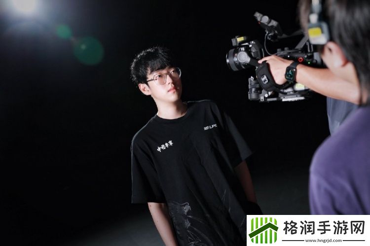 酱紫帅LNG官推更新选手拍摄花絮