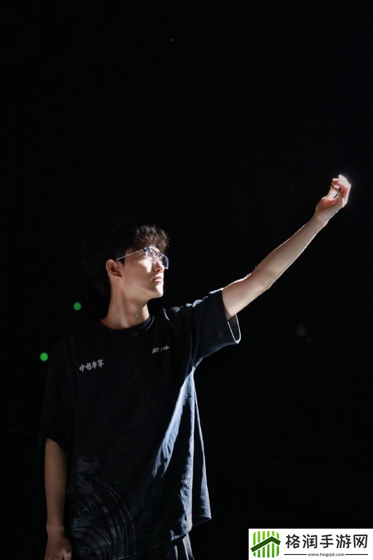 酱紫帅LNG官推更新选手拍摄花絮