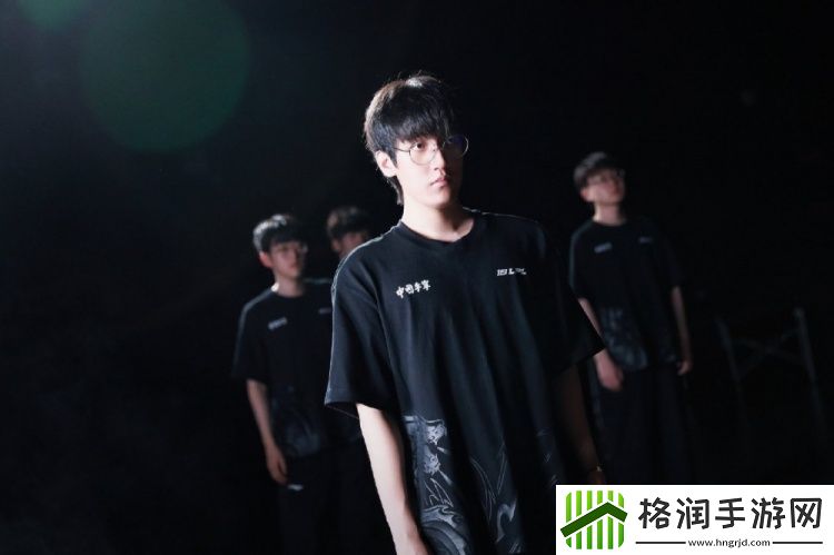 酱紫帅LNG官推更新选手拍摄花絮