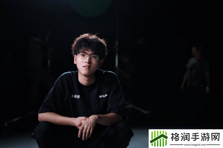 酱紫帅LNG官推更新选手拍摄花絮