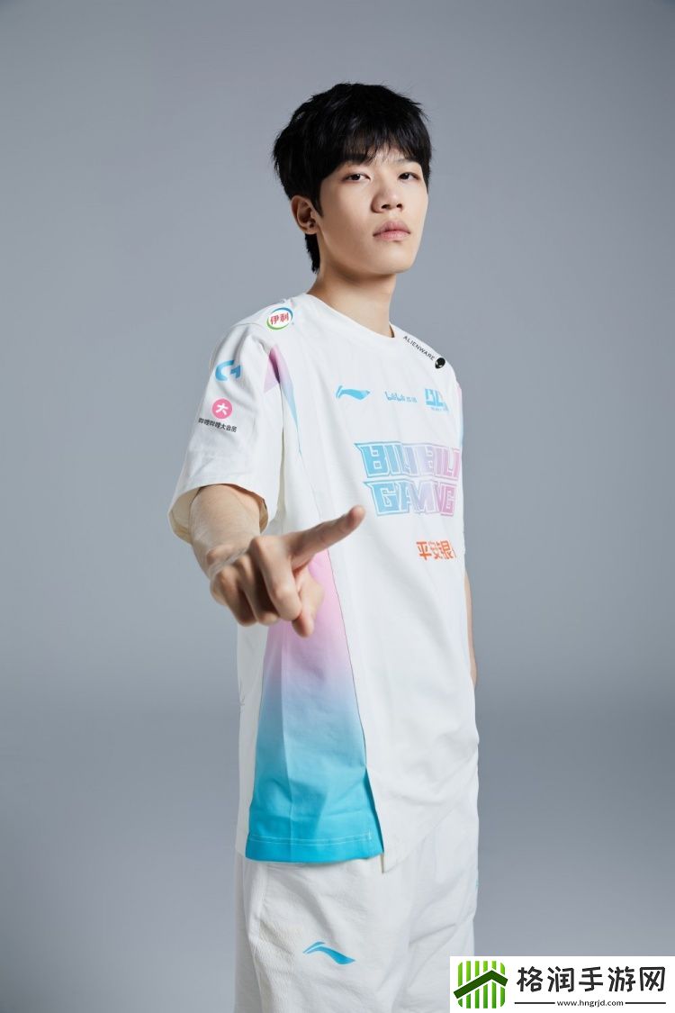 BLG分享世界赛出征定妆照