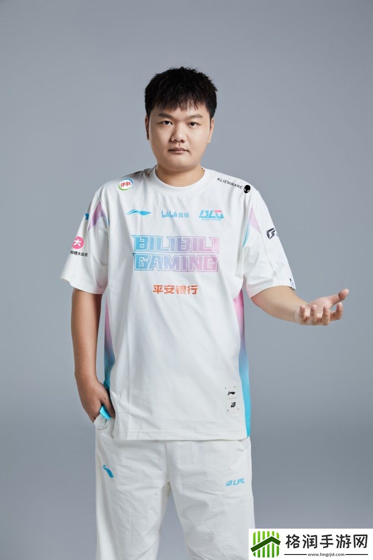 BLG分享世界赛出征定妆照