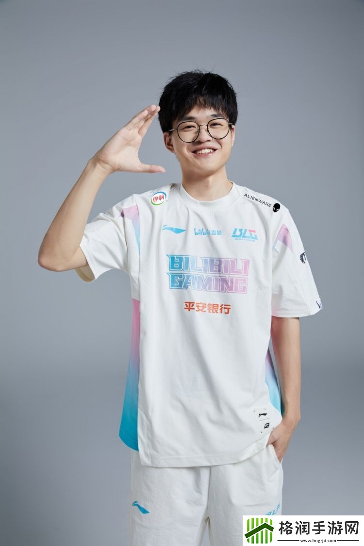 BLG分享世界赛出征定妆照