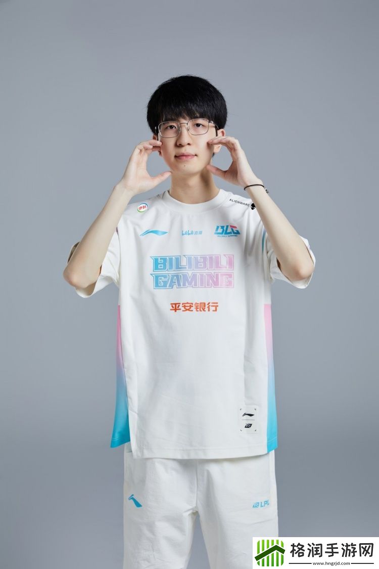 BLG分享世界赛出征定妆照