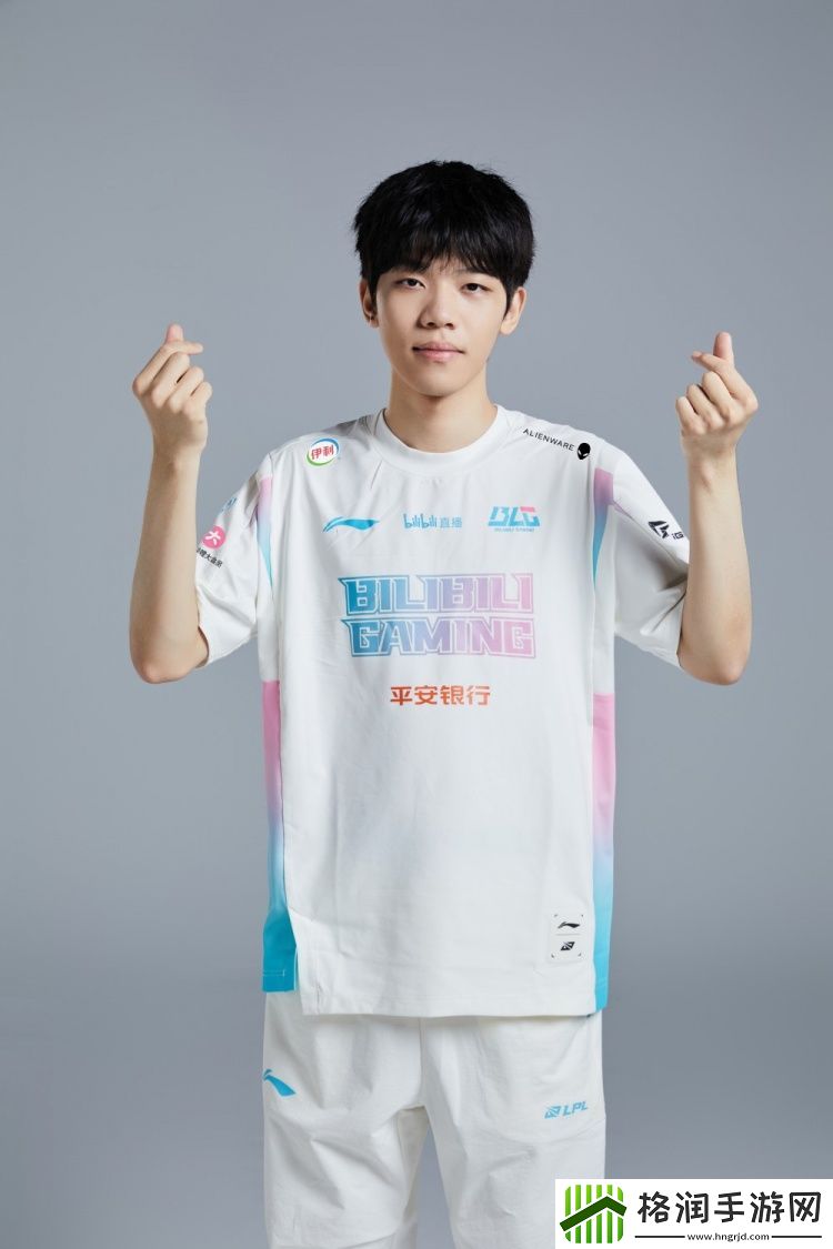 BLG分享世界赛出征定妆照