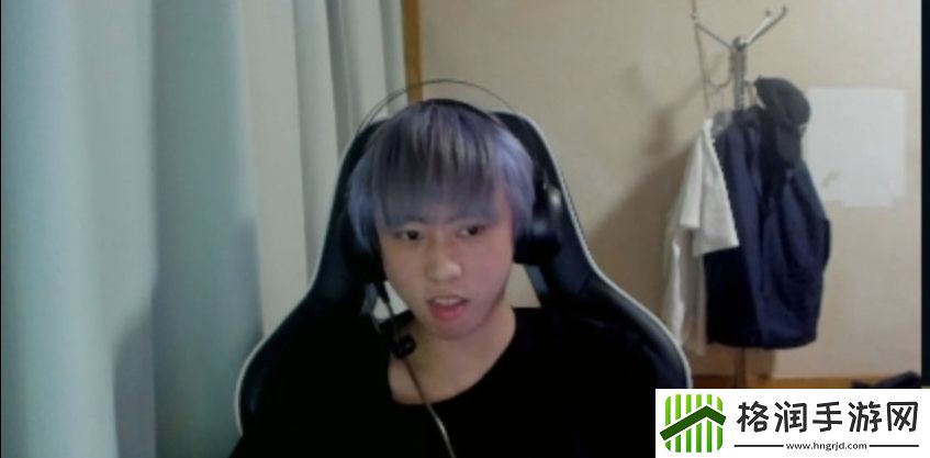 什么时候请阿姨喝卡布奇诺Ale开播展示全新紫色发型