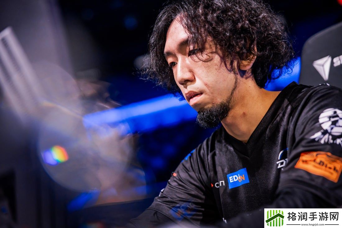 31岁老将挣扎之旅DFM上单四场1杀14死数据