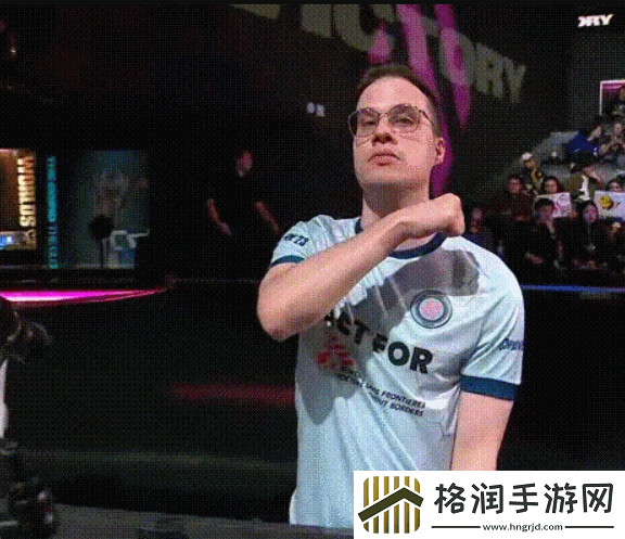 开始狂！砍下五杀后BDS下路Crownie砍下五杀的作出割喉动作