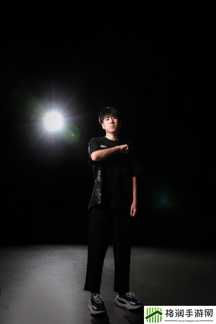 LNG分享世界赛出征主题片拍摄花絮