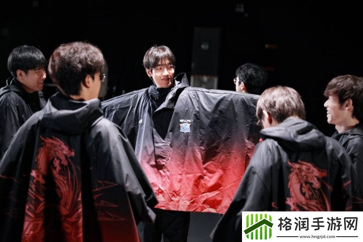 LNG分享世界赛出征主题片拍摄花絮