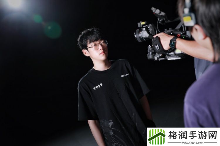 LNG分享世界赛出征主题片拍摄花絮