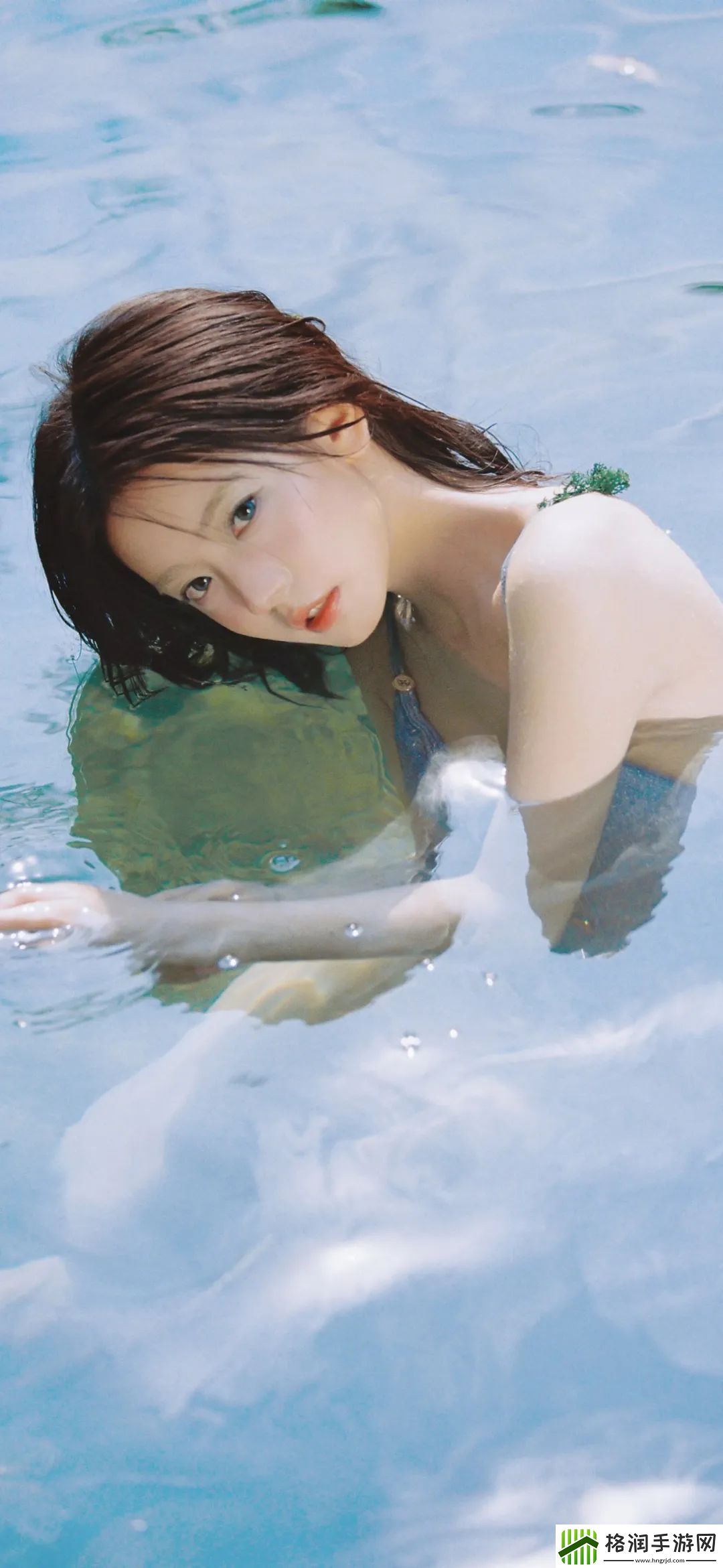 宝宝躺着的时候双腿往上翘