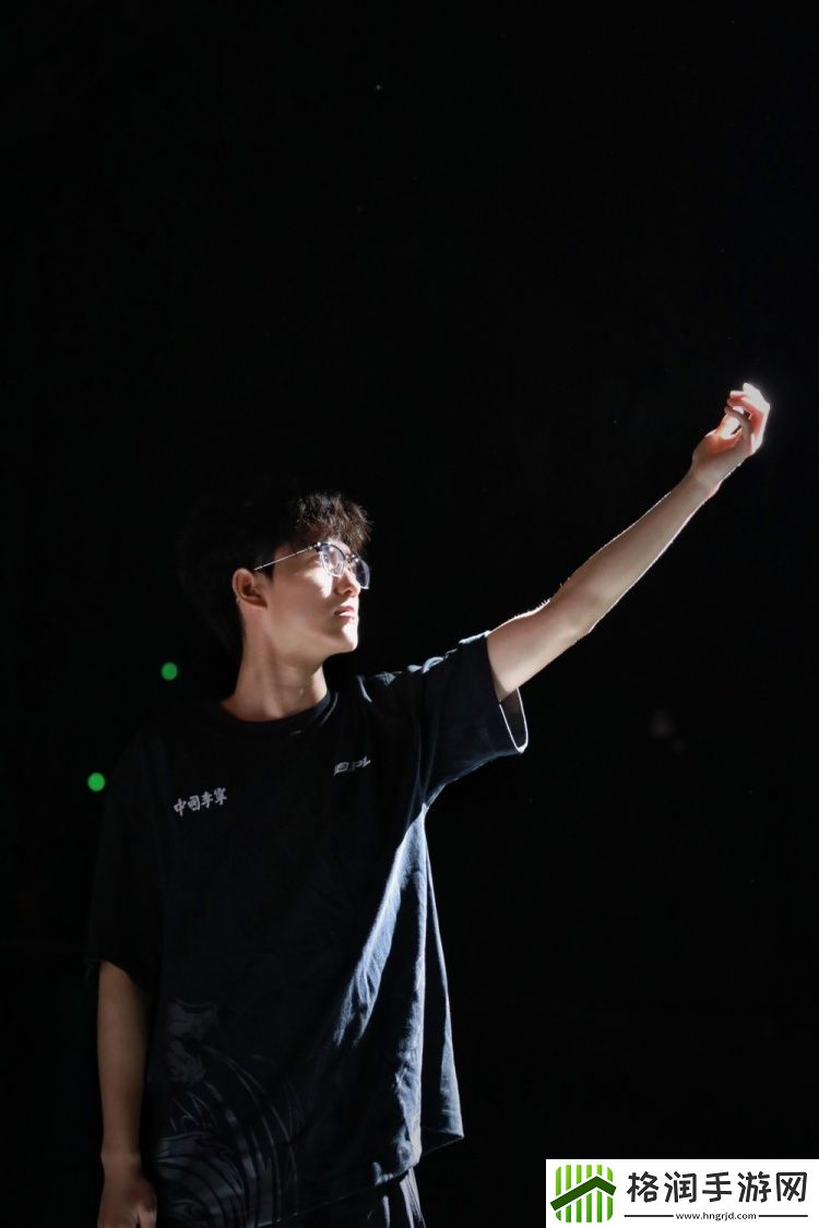 LNG分享世界赛出征主题片拍摄花絮