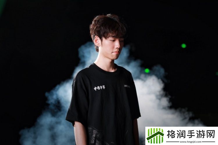 LNG分享世界赛出征主题片拍摄花絮