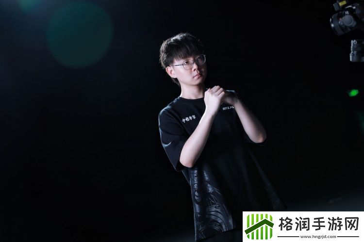 LNG分享世界赛出征主题片拍摄花絮