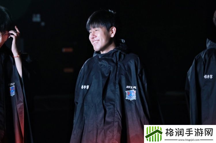 LNG分享世界赛出征主题片拍摄花絮