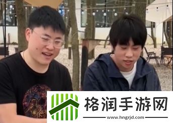 Uzi妻子奥咪咪分享家庭露营