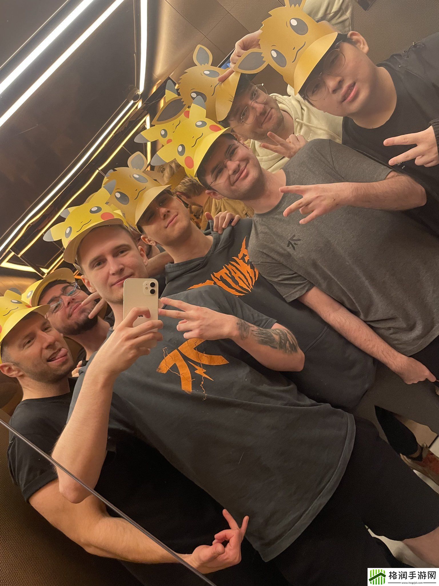 选手到韩国干嘛呢FNC官推分享韩国游玩照