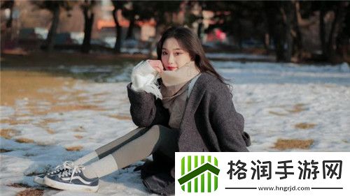 紫色的蘑菇根很粗大能吃吗