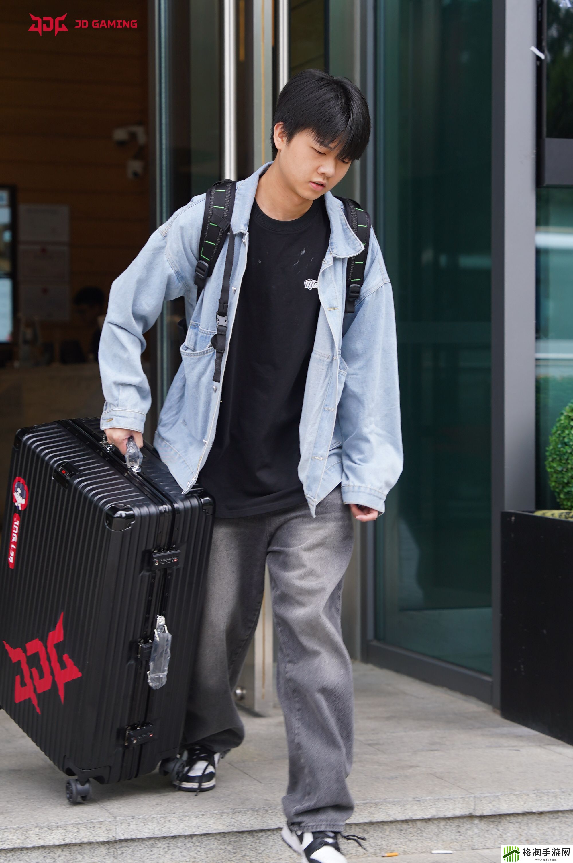 JDG官博分享出发返图