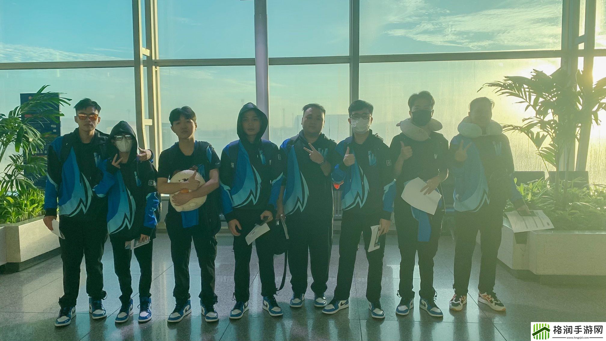 越南赛区代表队GAM、TW前往机场