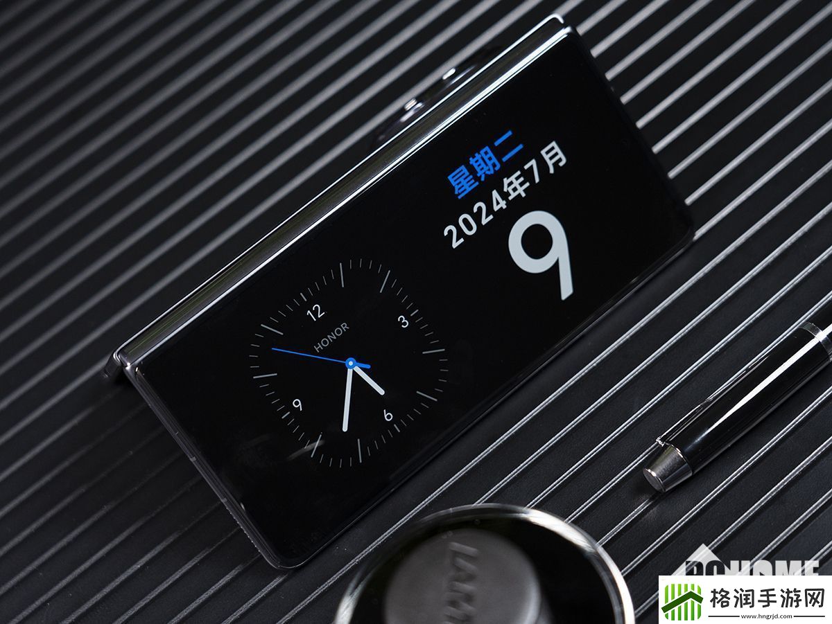 折叠厚度仅为9.2mm