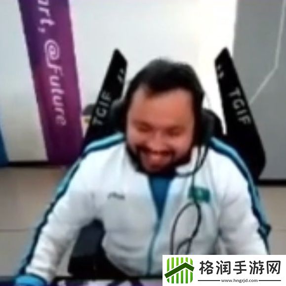 虽败犹荣！亚运会LOL项目小组赛上单杀Faker后哈萨克斯坦队选手露出笑容