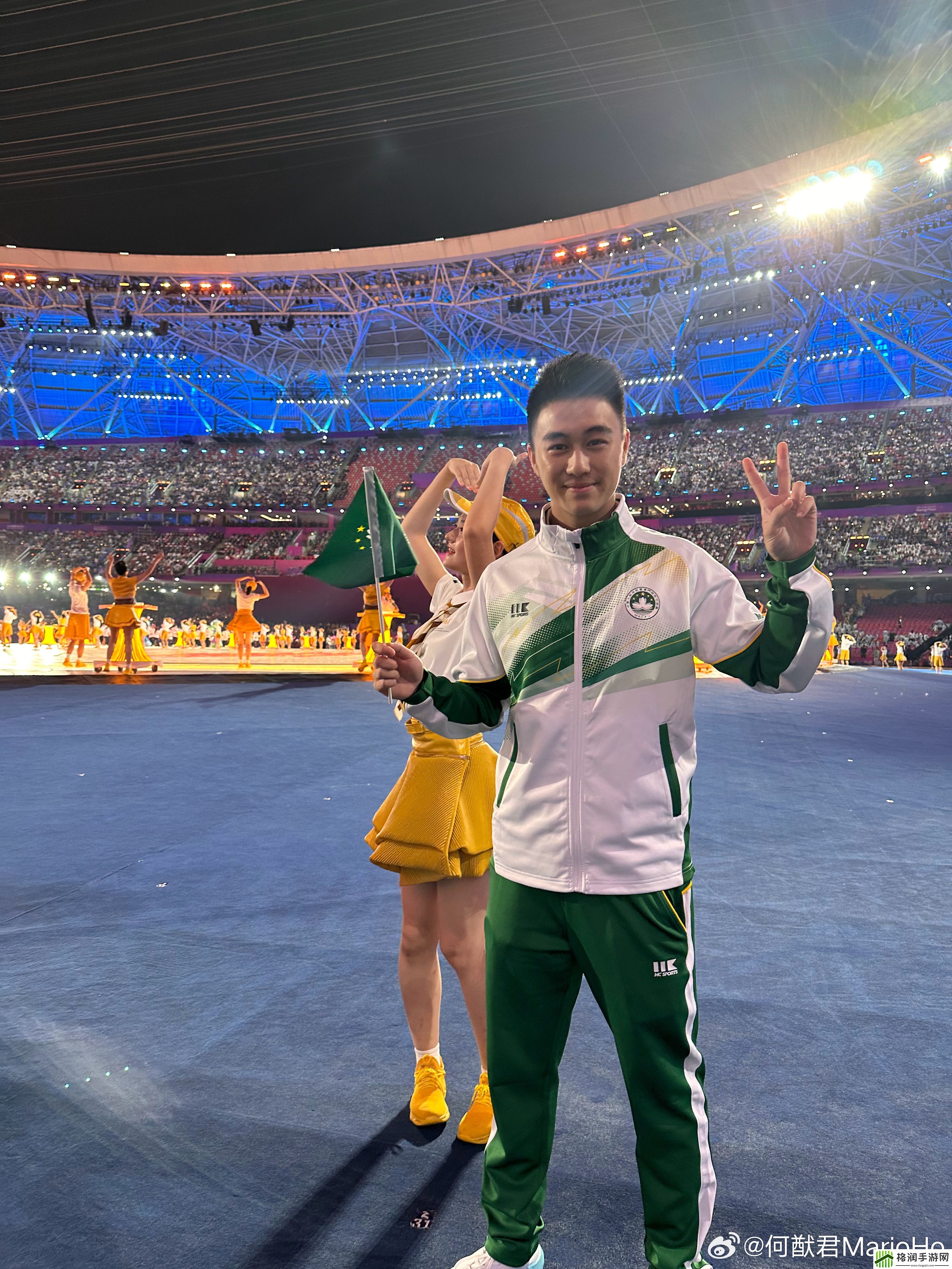 何猷君更新社交媒体