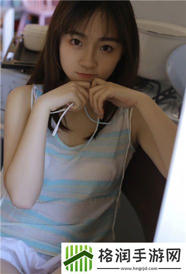 妈妈女儿齐上阵：母女搭档闪耀生活舞台，共同编织甜蜜家庭故事！