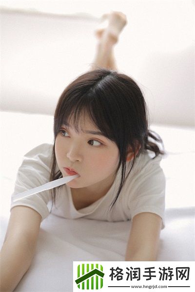 两峰夹小溪地湿又无泥诗:宁静的自然画卷,带你感受大自然的纯粹之美!