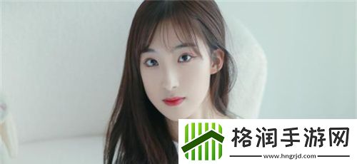 游泳馆里的两个教练孟月月