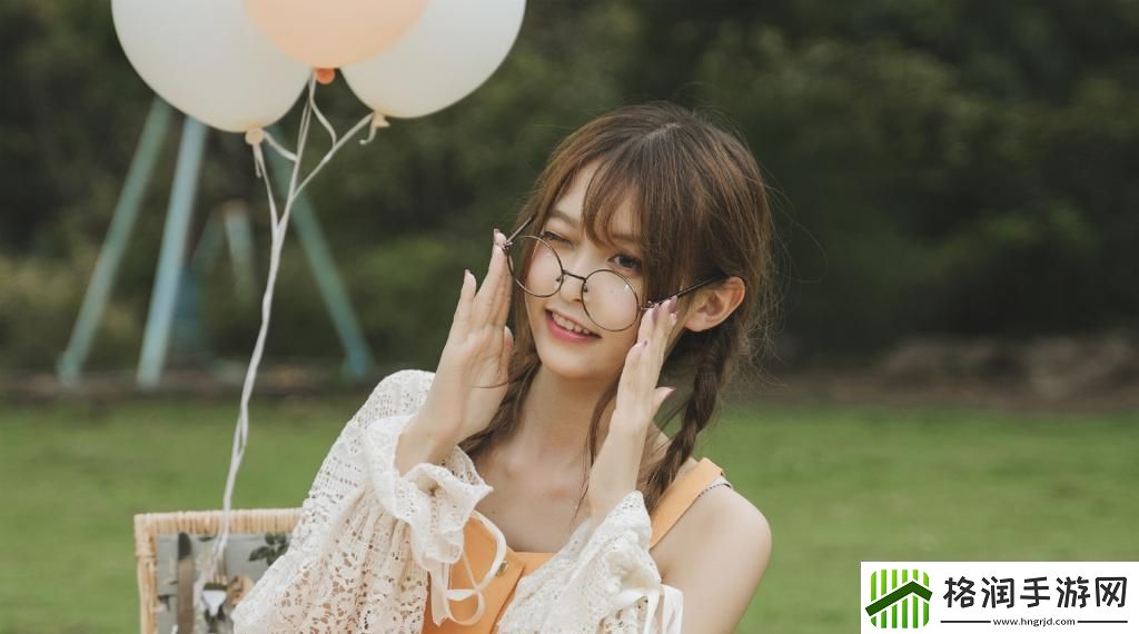 双手攀上两团高峰视频