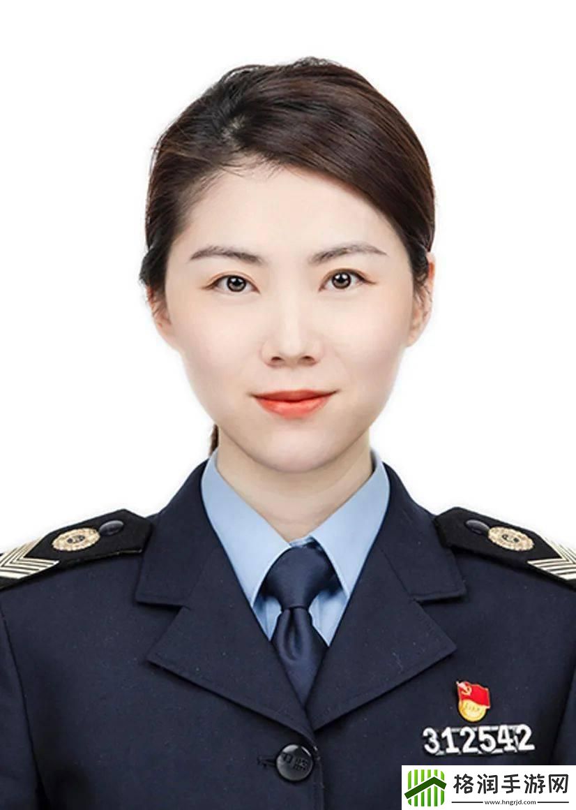 挤公交上班的苏情