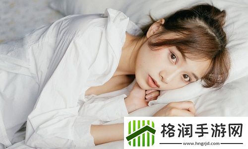 妈妈总是半夜装睡配合孩子