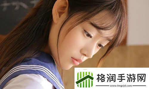 游泳馆里的两个教练孟月月