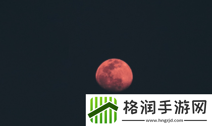 双手攀上两团少女峰